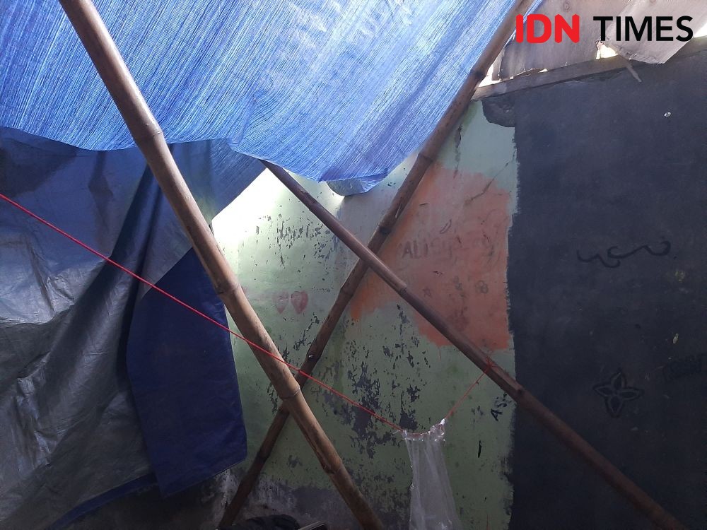 Satu Keluarga di Pandeglang Tinggal di Rumah Nyaris Ambruk 