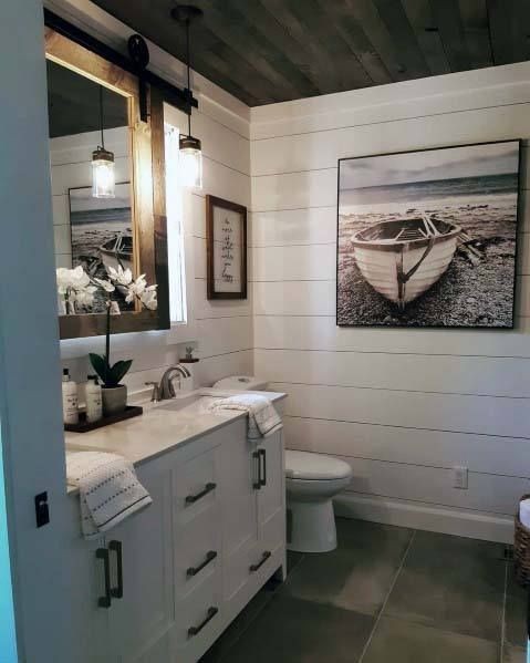 9 Inspirasi Desain Kamar Mandi Bergaya Coastal, Serasa di Pantai