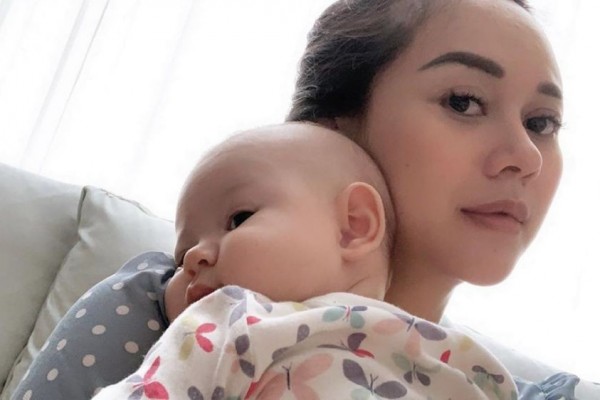 14 Seleb yang Pertama Kalinya Rayakan Lebaran 2020 dengan Status Ibu