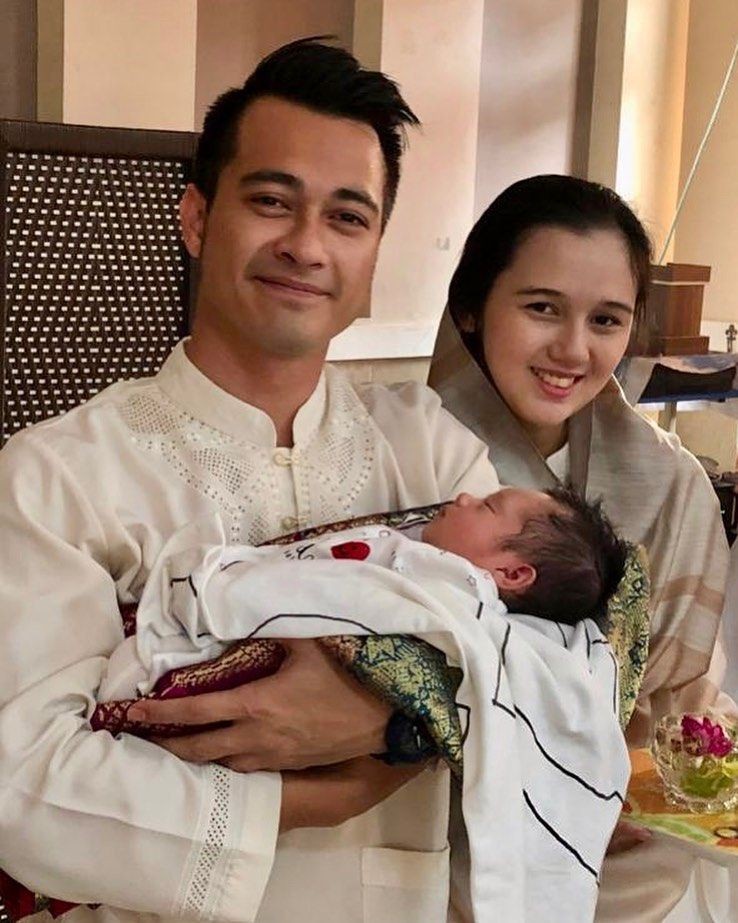Bahagia Banget, 14 Artis Ini Pertama Kali Lebaran Bersama Buah Hati