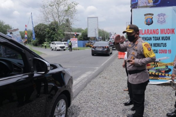 Nekat Lakukan Mudik, Ratusan Kendaraan Disuruh Putar Arah