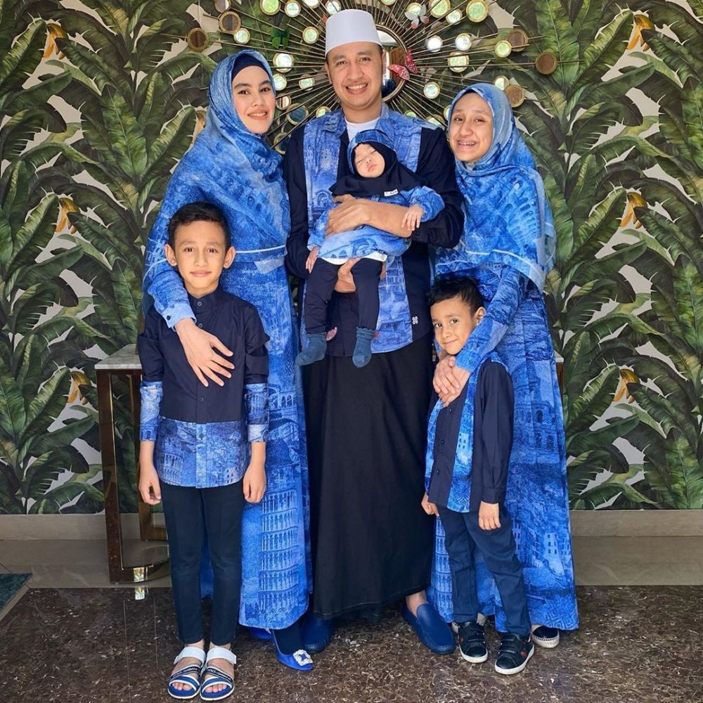 10 Foto Serunya Lebaran ala Keluarga Ustaz Indonesia