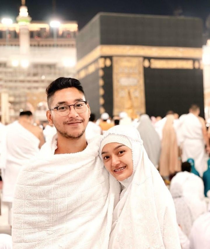 Adu Mesra Zaskia Gotik Vs Siti Badriah dengan Sang Suami, Intim Abis!