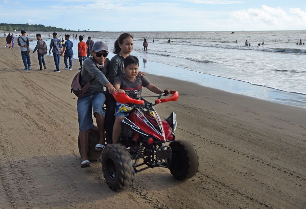 Transisi New Normal, Wisata Pantai Carita dan Anyer Mulai Ramai