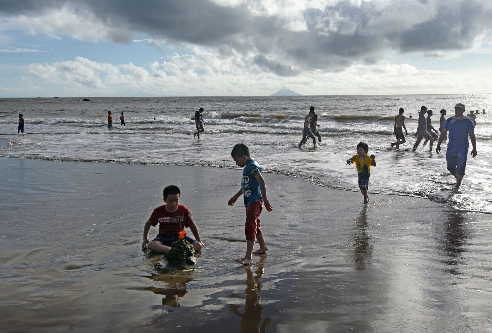 Pantai di Serang yang Terkenal, Diserbu Pengunjung di Liburan Panjang