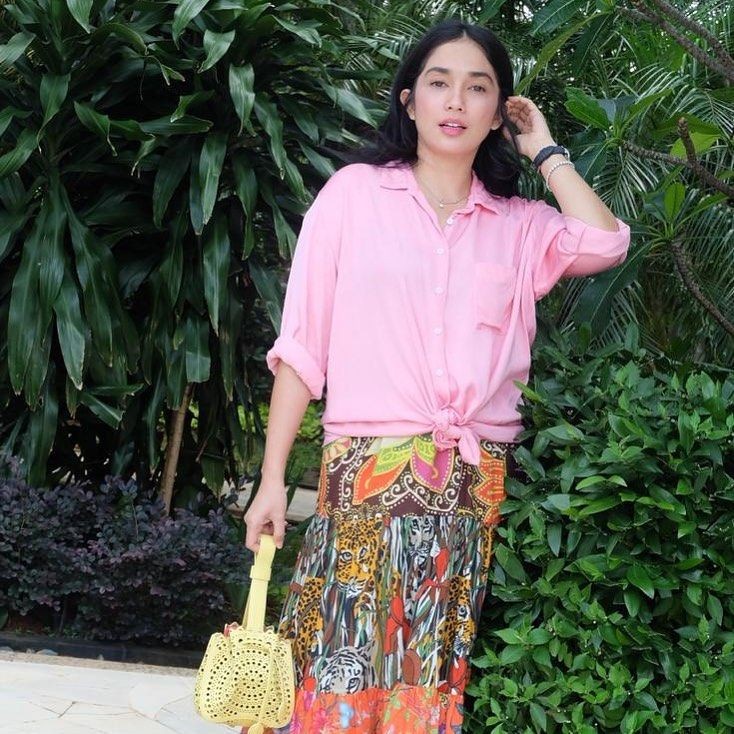 Hamil Anak Kelima, 10 Potret Anggun Ussy Sulistyawati dengan Baby Bump