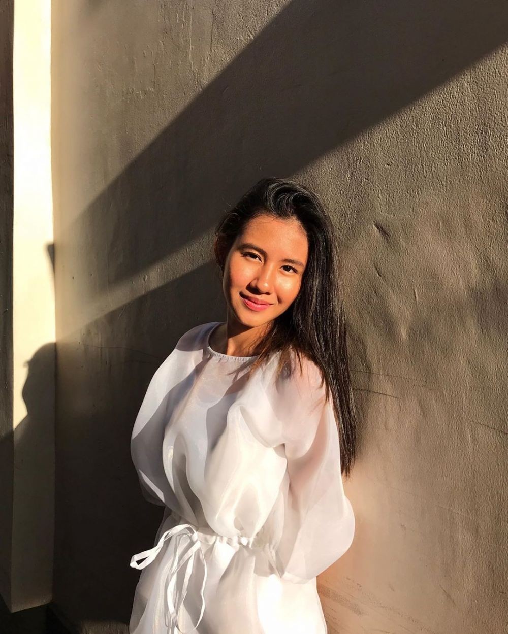 10 Pesona Memesona Kulit Eksotis Shenina Cinnamon, Manis Abis!