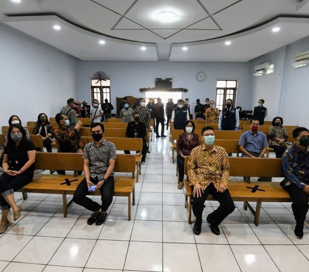 [FOTO] Ridwan Kamil Tinjau Masjid dan Gereja yang Akan Dibuka Kembali