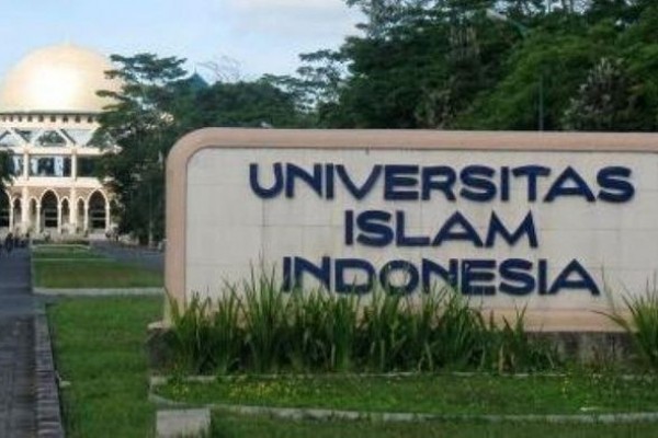 Jadi Pembicara Diskusi Ilmiah, Guru Besar UII Diteror Orang Asing