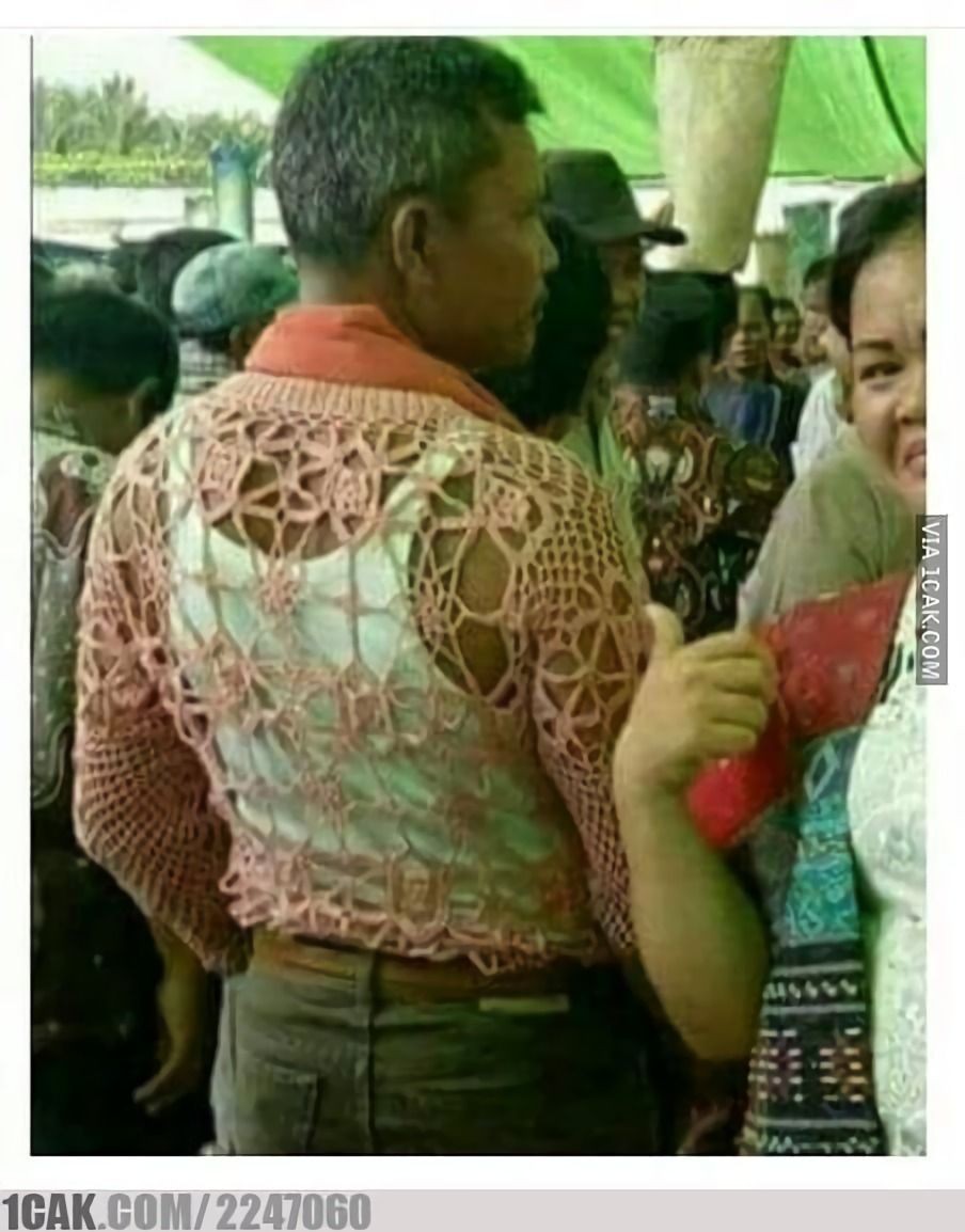 10 Potret Tingkah Orang Ogah Kepanasan ini Bikin Tepok Jidat, Ambyar!