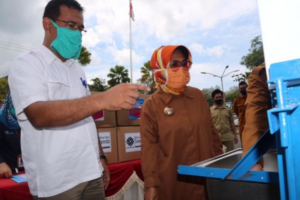 BLK Samarinda Sumbang 200 Baju Hazmat Bagi Tenaga Medis di Bontang