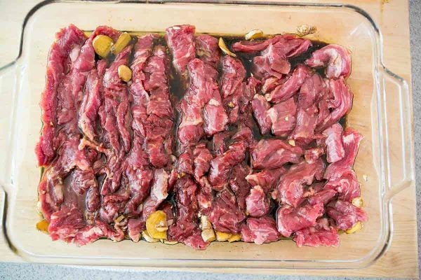 8 Tips Memilih dan Menyimpan Sliced Beef biar Selalu Segar, Gak Bau!