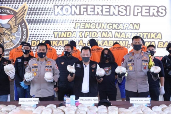 Polisi Limpahkan Tahap II Kasus Narkoba Iran Seberat 402 Kilogram