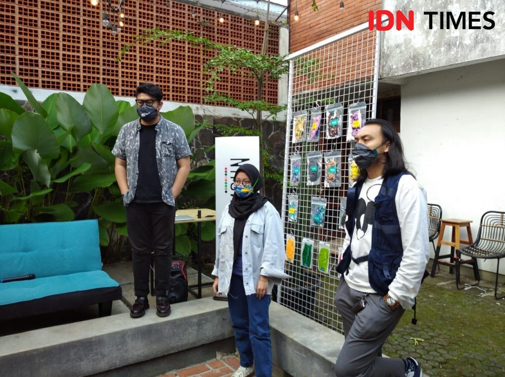 Ketika Enam Artisan Indonesia Berkumpul untuk Mendesain Masker Fashion