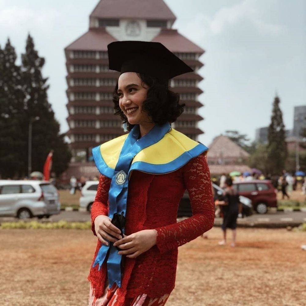 Maudy Ayunda dan 11 Artis yang Ramaikan #WisudaLDR2020, Berprestasi!