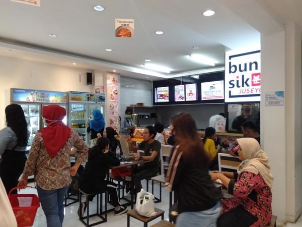 Minimarket di Yogyakarta Ini Sediakan Produk-produk Asli dari Korea
