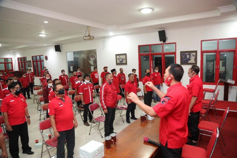 Pengunduran Diri Achmad Purnomo Rival Gibran Ditolak PDIP
