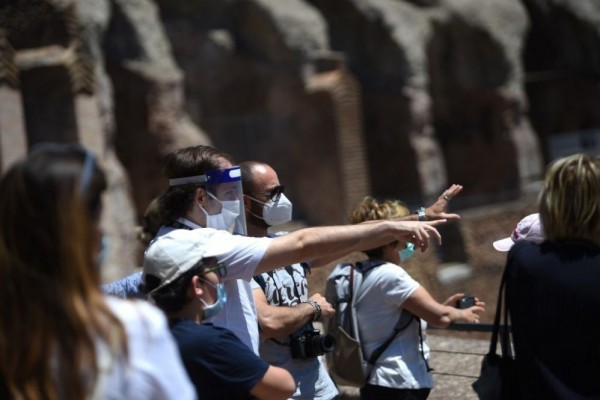 Dibuka Lagi untuk Wisatawan! 10 Potret Terkini Colosseum Roma Italia