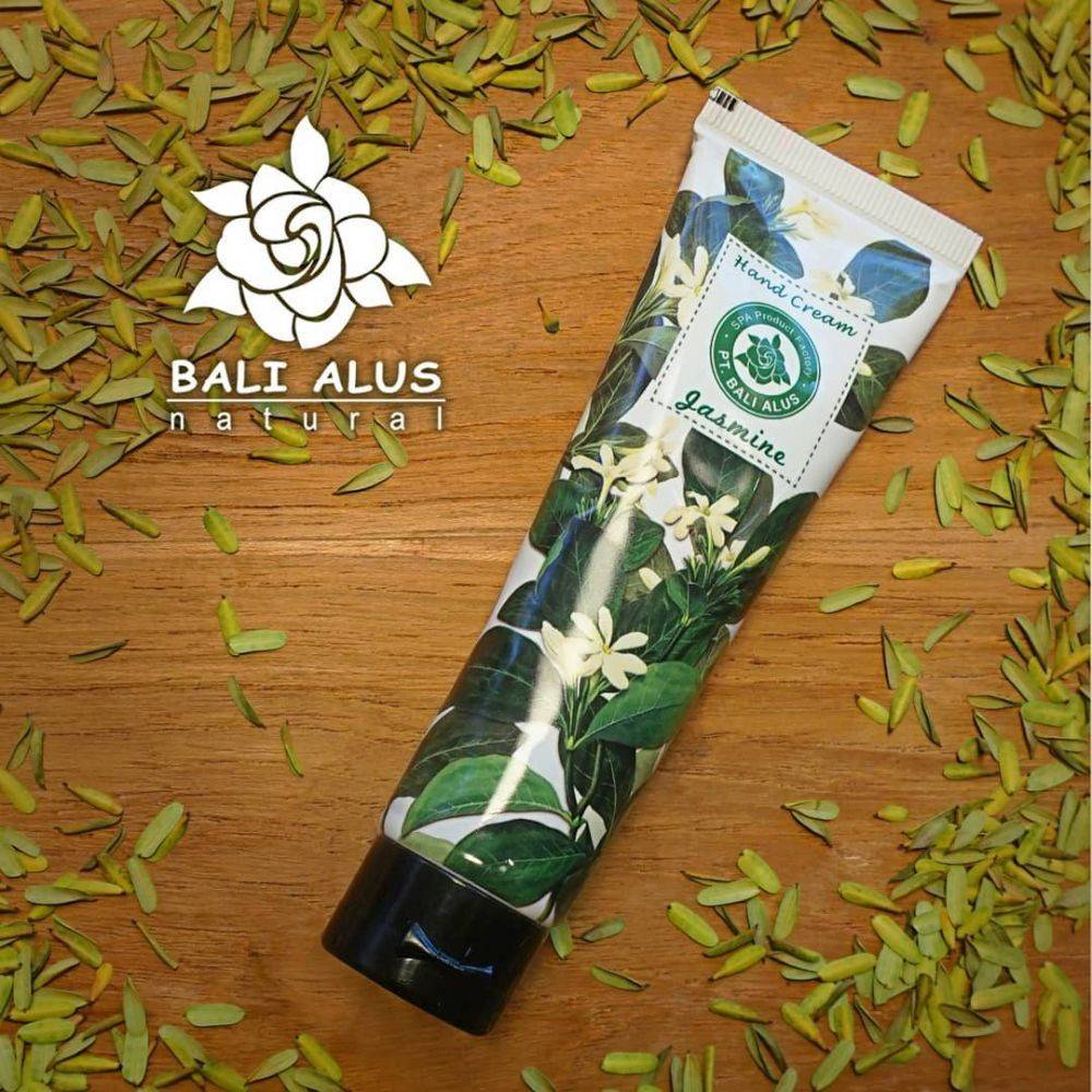 7 Rekomendasi Hand Cream Lokal, Bebas Tangan Kering Dari Rp10 Ribuan!