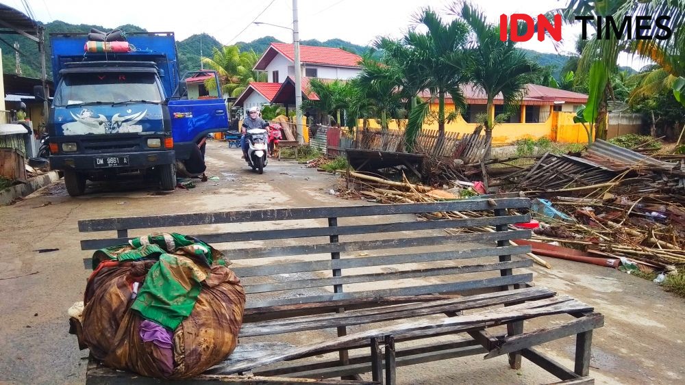 Cerita Korban Banjir Gorontalo: Maling Nekat Bobol Rumah Terendam Air