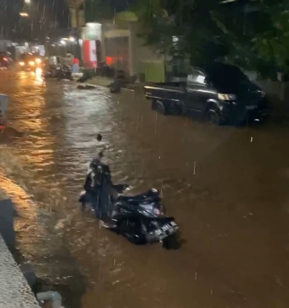 Kesaksian Korban Banjir di Bantaeng: Tiba-tiba Air Datang, Meluap!