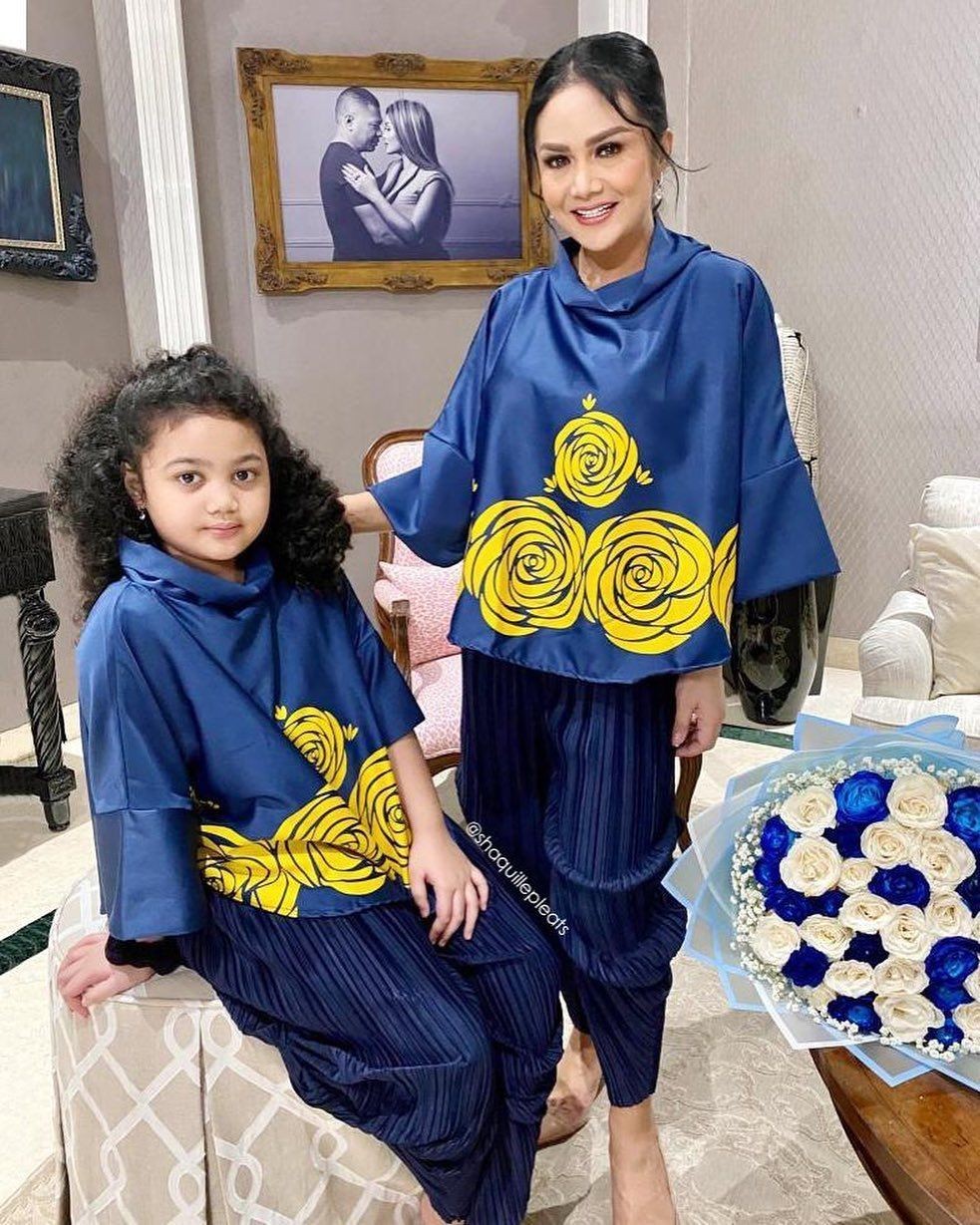 10 Potret Krisdayanti dan Amora Lemos Kompakan OOTD