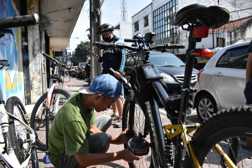 Jualan Onderdil Sepeda, Pedagang Ini Bisa Raup Untung Rp8 Juta Sehari