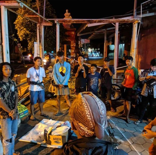 Garuk Sampah, Gerakan Kolektif Bersihkan Polusi Visual di Yogyakarta