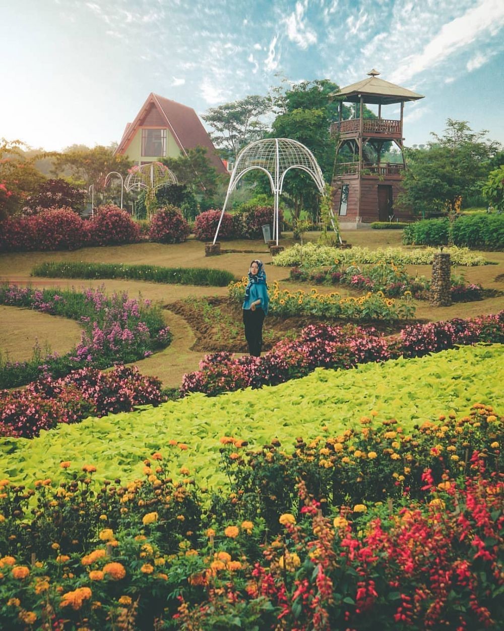12 Rekomendasi Wisata Alam yang Indah di Bogor, Gak Cuma Puncak