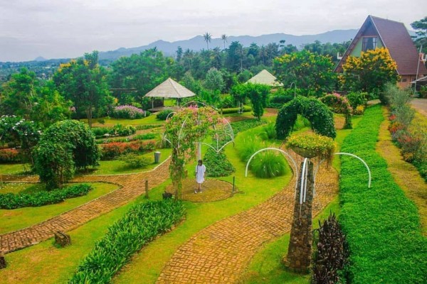 12 Rekomendasi Wisata Alam Yang Indah Di Bogor