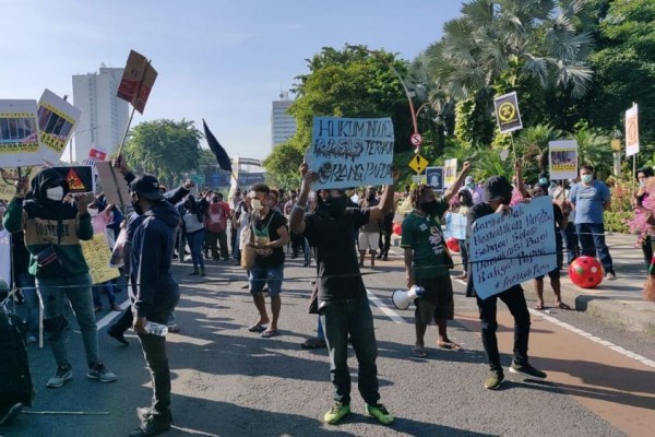 Tuntut Pembebasan Rekannya, Mahasiswa Papua Gelar Aksi di Surabaya