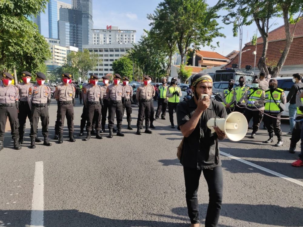 Tuntut Pembebasan Rekannya, Mahasiswa Papua Gelar Aksi di Surabaya