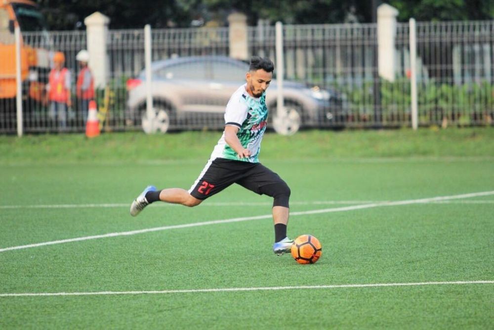 Dulu Atlet Sepak Bola, 10 Foto Rifky Alhabsyi yang Kini Jadi Artis FTV