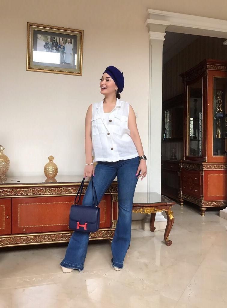 Menikah Dengan Pengusaha Kaya, 10 Potret Rumah Megah Zaskia Gotik