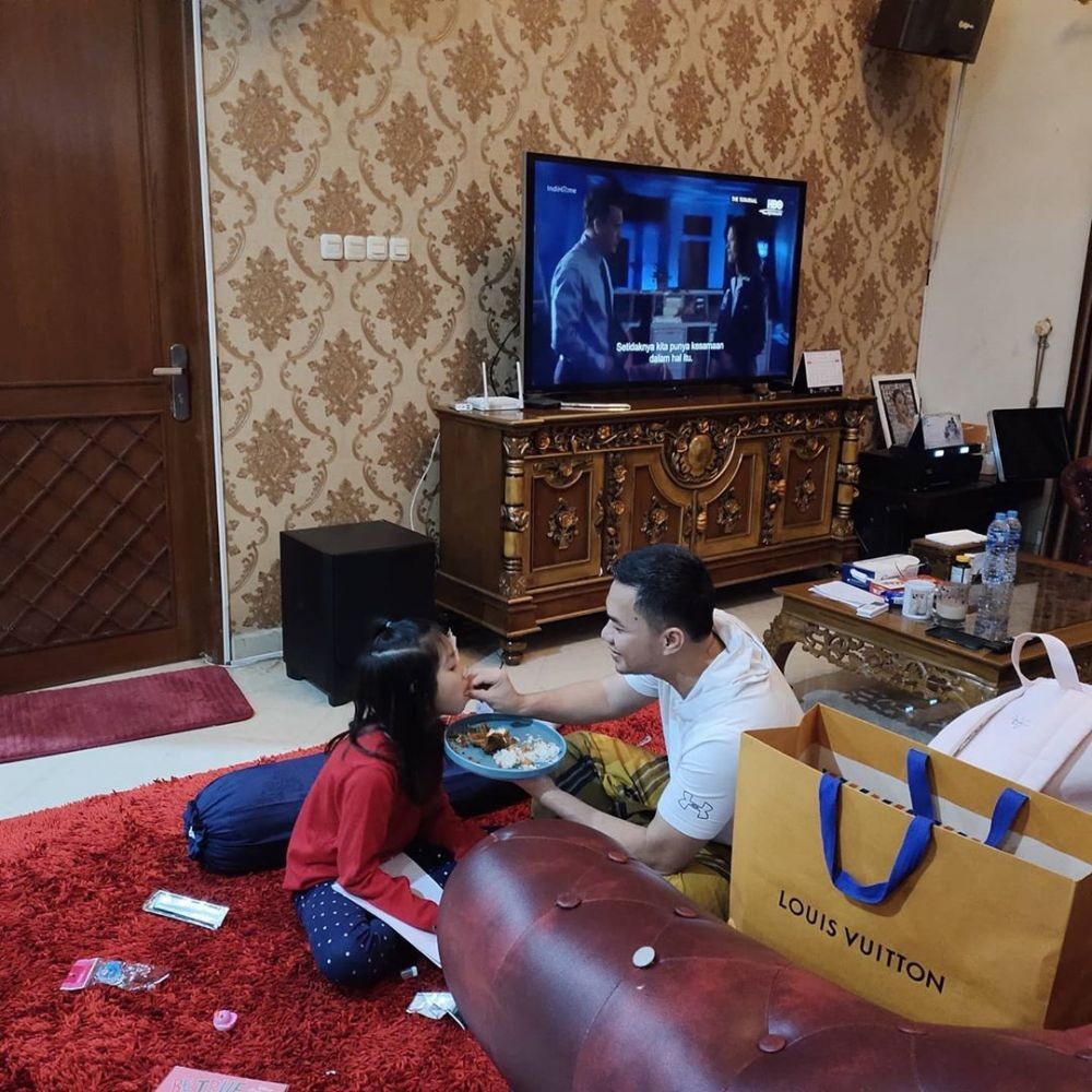 Menikah Dengan Pengusaha Kaya, 10 Potret Rumah Megah Zaskia Gotik