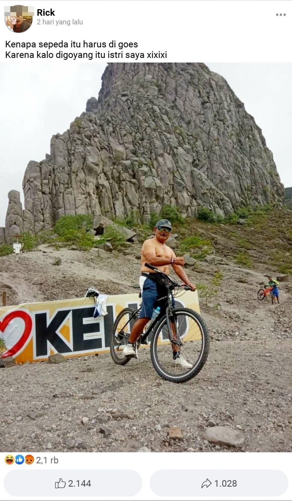 10 Postingan Bercanda ala Bapak-bapak yang Bikin Ngakak Sampai Mules