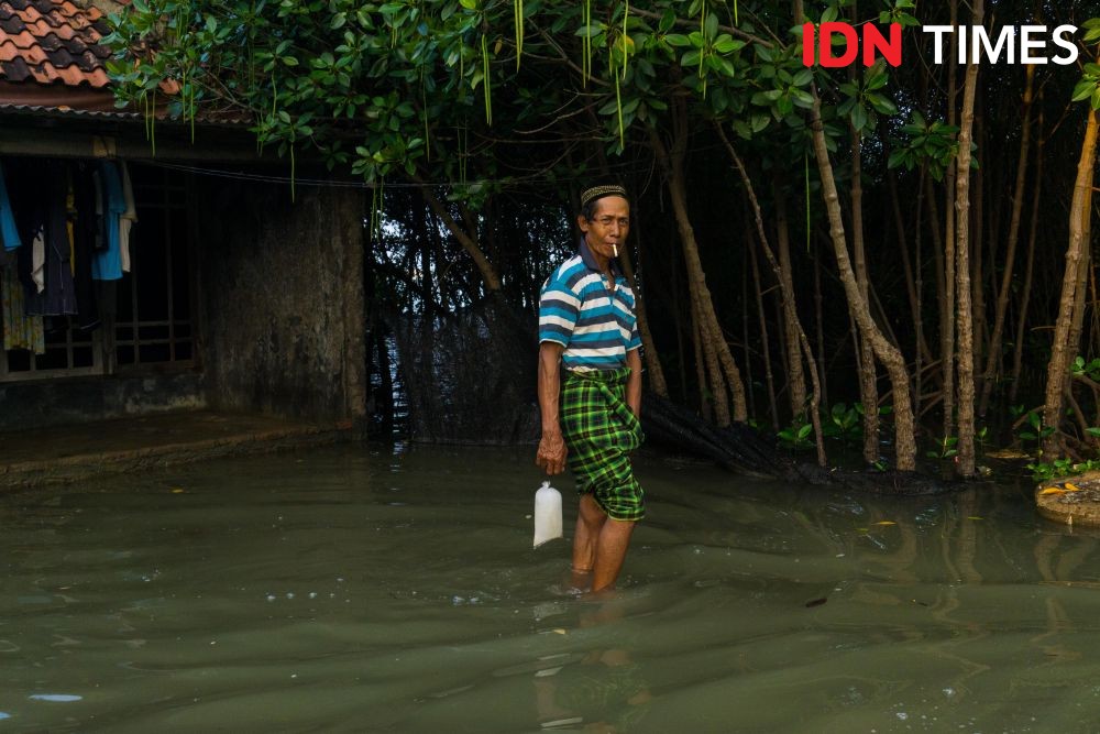 [FOTO] Dukuh Mondoliko yang Terisolasi Akibat Perubahan Iklim di Demak
