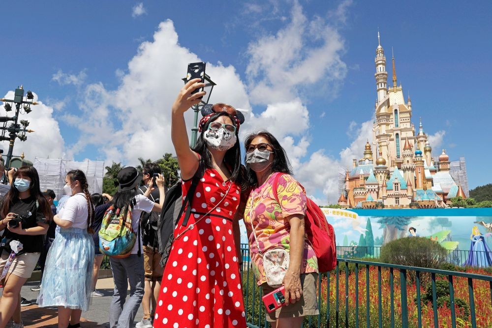 10 Potret Disneyland Hong Kong yang Dibuka Kembali Saat New Normal