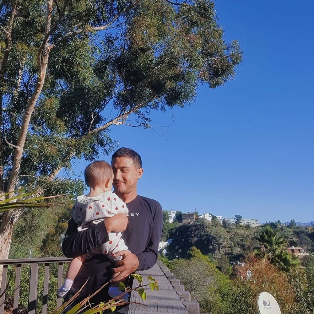 10 Momen Manis Hamish Daud Bareng Zalina, Gemas Banget!
