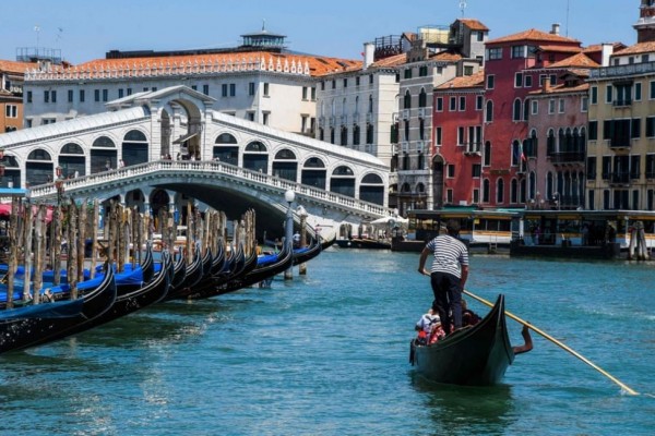 10 Potret Venesia Italia yang Buka Saat New Normal, Tak Sepadat Dulu
