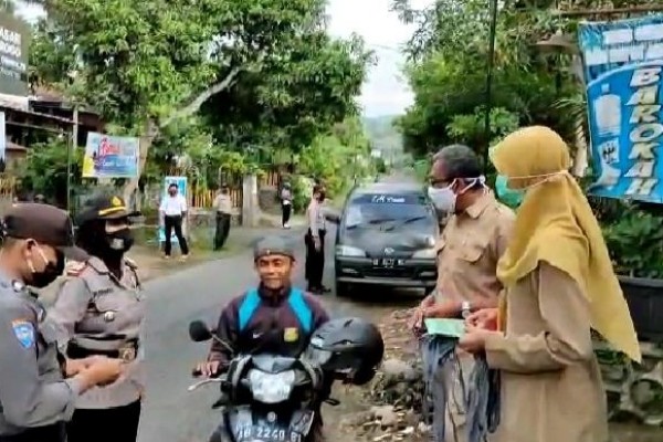 Terjaring Razia Masker Pemuda di Kulon Progo Dihukum Ucapkan Pancasila