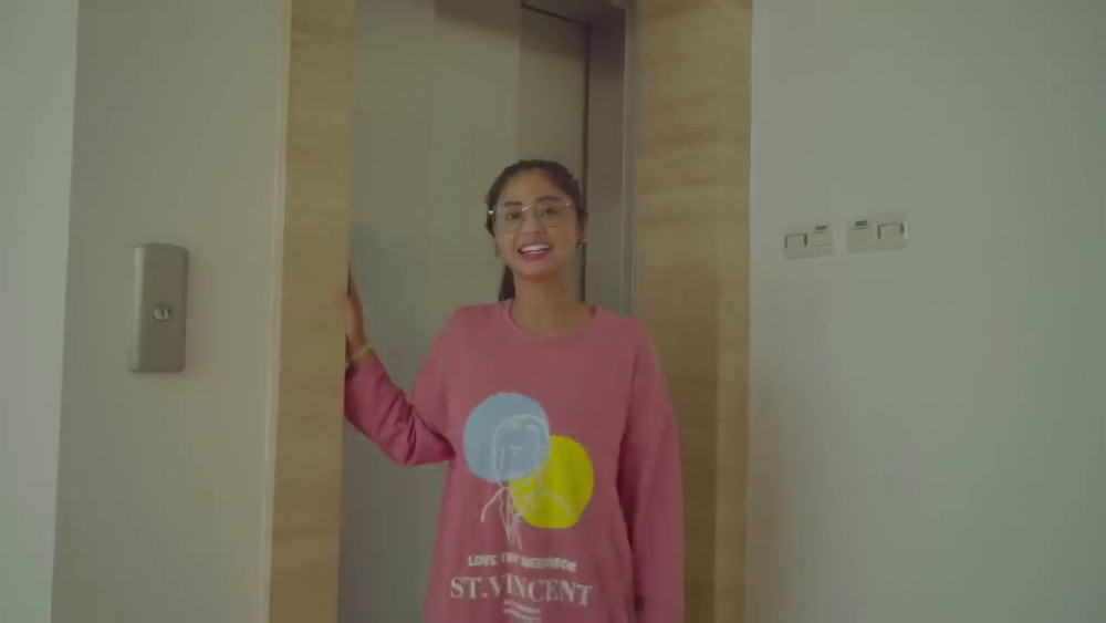 Dewi Perssik Siap Tempati Rumah Baru, Ada Kolam Renang dan Lift!