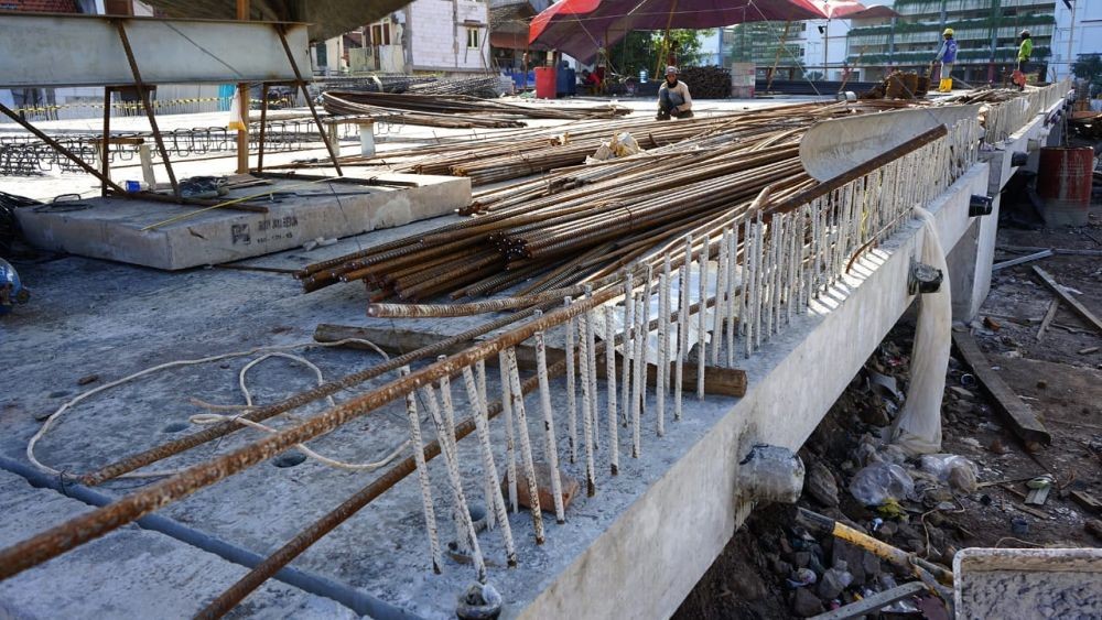 Sempat Terhenti, Pembangunan Jembatan Joyoboyo Kembali Dilanjutkan