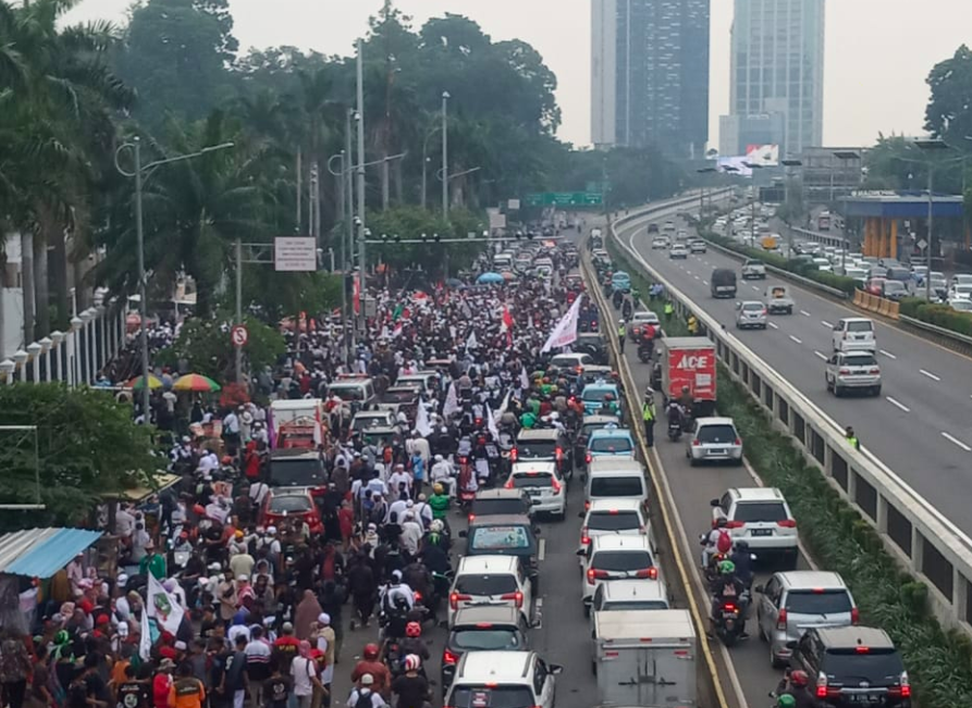 Demo di DPR, TJ Alihkan Rute Koridor 9 Pinang Ranti-Pluit