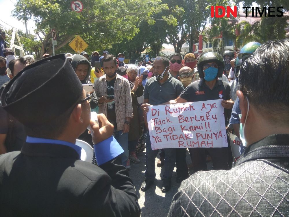 Ratusan Penyintas Likuefaksi Petobo Palu Unjuk Rasa di DPRD Sulteng