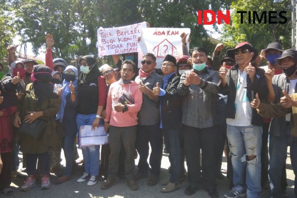 Ratusan Penyintas Likuefaksi Petobo Palu Unjuk Rasa di DPRD Sulteng