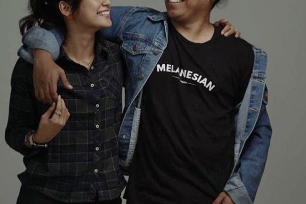 10 Potret Arie Kriting dan Indah Permatasari yang Makin Lengket