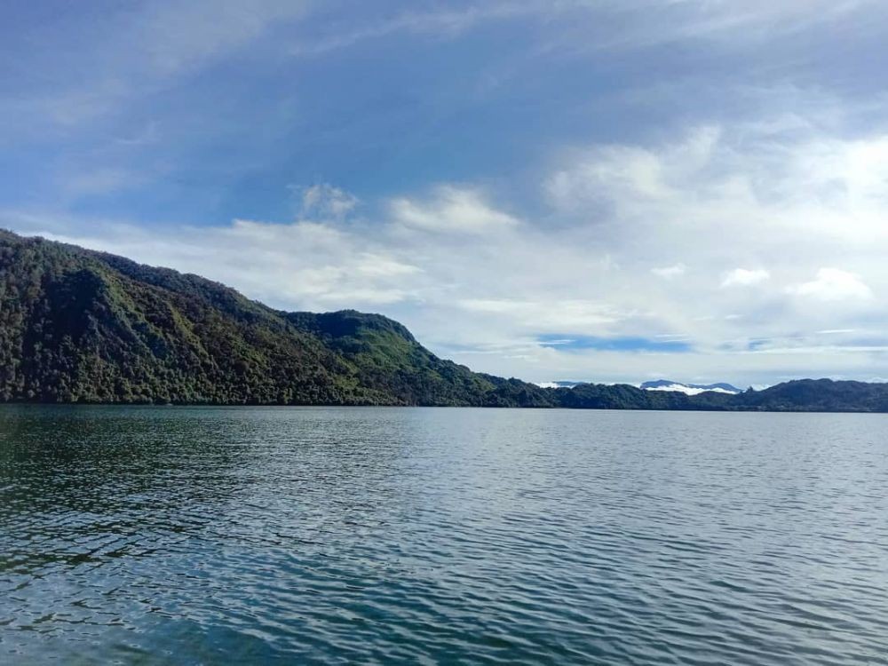 10 Danau Terbesar Di Indonesia Selain Toba Bikin Takjub