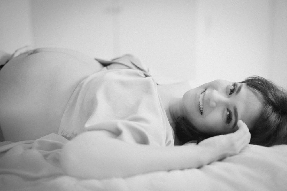 9 Maternity Shoot ala Vanessa Angel Bareng Suami ini Bikin Gemas