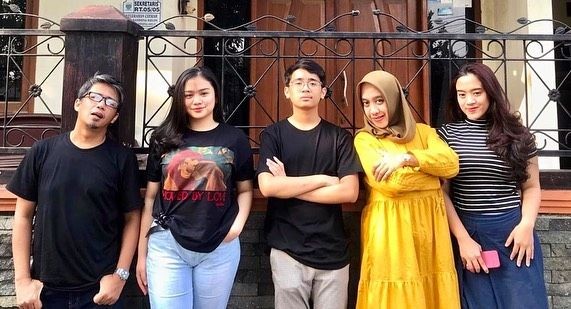 Seorang Guru, Ini 10 Potret Harry Nugraha Mantan Suami Mulan Jameela